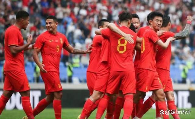 由于误以为刘易斯·查玛(约翰·萨克森饰)，一个墨西哥美国农民反抗组织的头领，曾经欺侮过他手下的一个人，基德便帮助大农场主弗兰克·哈伦(罗伯特·杜维尔饰)一起将查玛击倒。